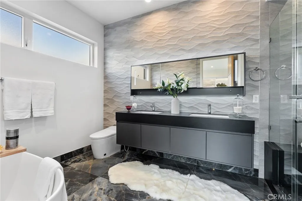 3932 S Minerva Avenue, Los Angeles, California 90066 home-pic-29